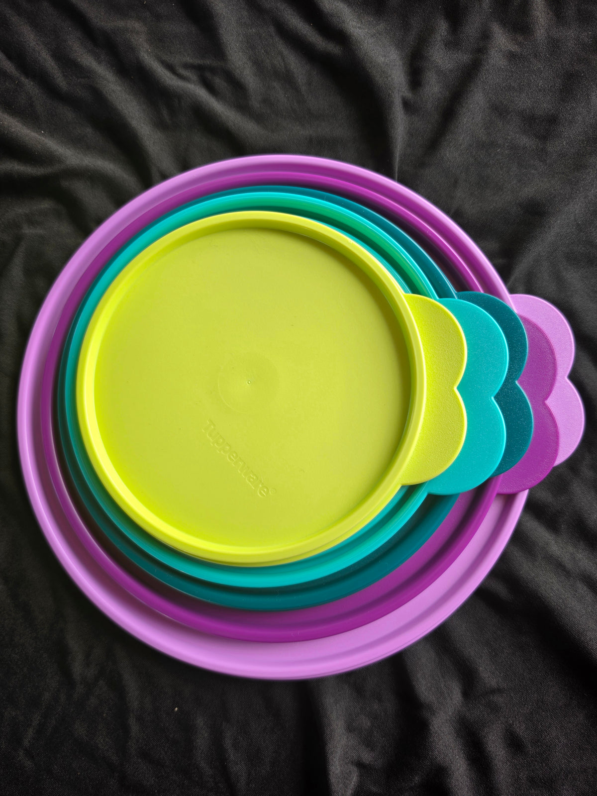 Tupperware 5 piece Wonderlier Bowl set