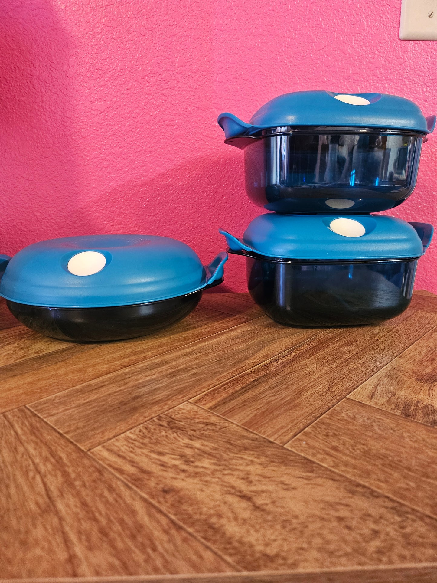Tupperware heat and serve Set of 3
