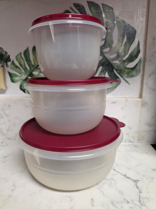 Tupperware 3 piece mixing bowl set